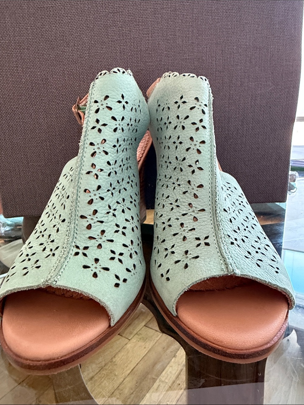 Anthropologie Miss Albright Leather Laser Cut Slingback sandals Pre-owned size 7